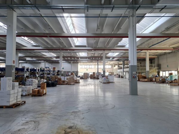 locale commerciale in vendita a Badia Polesine