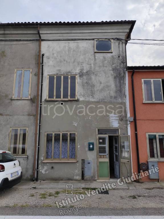 appartamento in vendita a Badia Polesine in zona Salvaterra