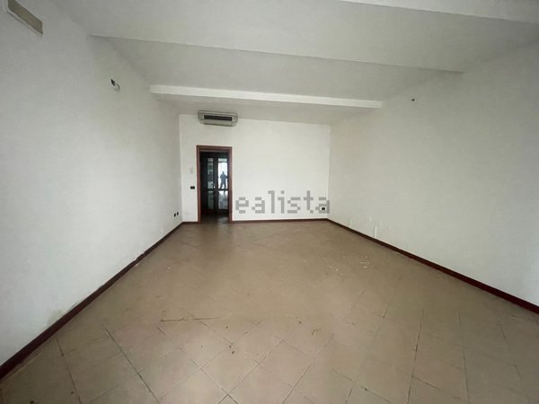 locale commerciale in vendita a Badia Polesine