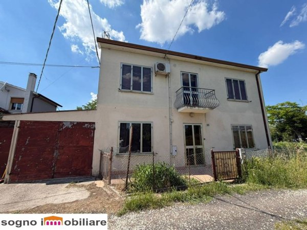 casa indipendente in vendita a Badia Polesine