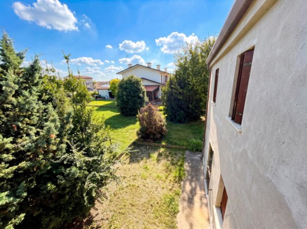 casa indipendente in vendita a Badia Polesine in zona Salvaterra
