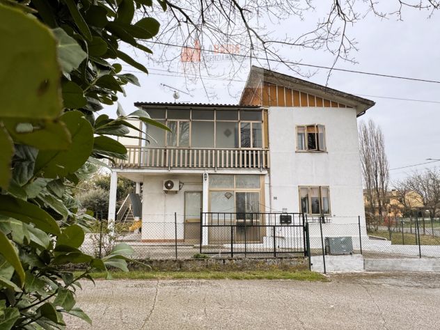 casa indipendente in vendita a Bagnolo di Po
