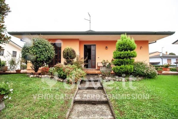 casa indipendente in vendita a Bagnolo di Po