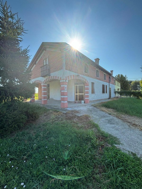 casa indipendente in vendita a Bagnolo di Po