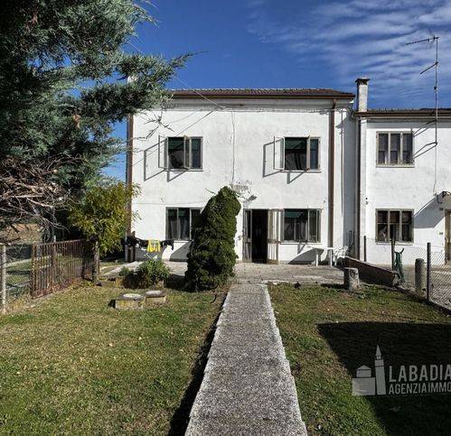 casa indipendente in vendita a Bagnolo di Po