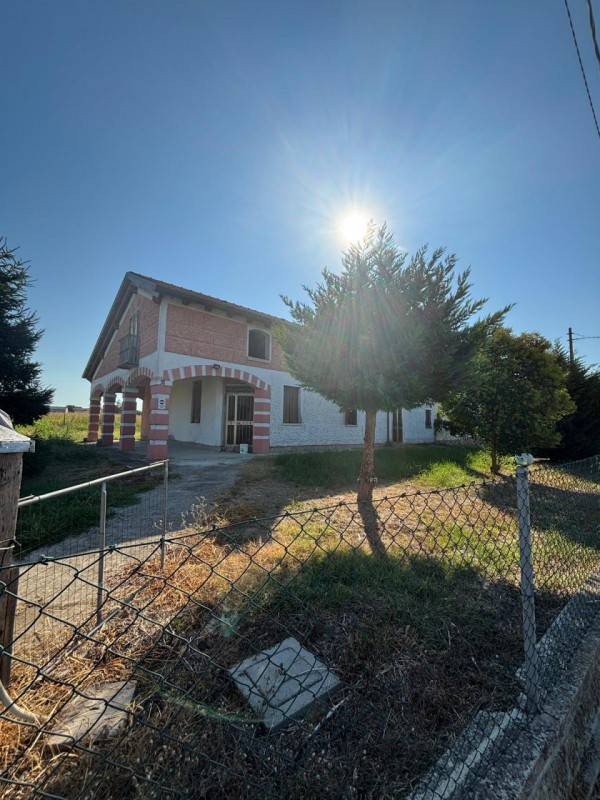 casa indipendente in vendita a Bagnolo di Po