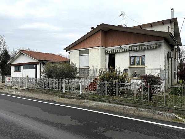 casa indipendente in vendita a Bagnolo di Po
