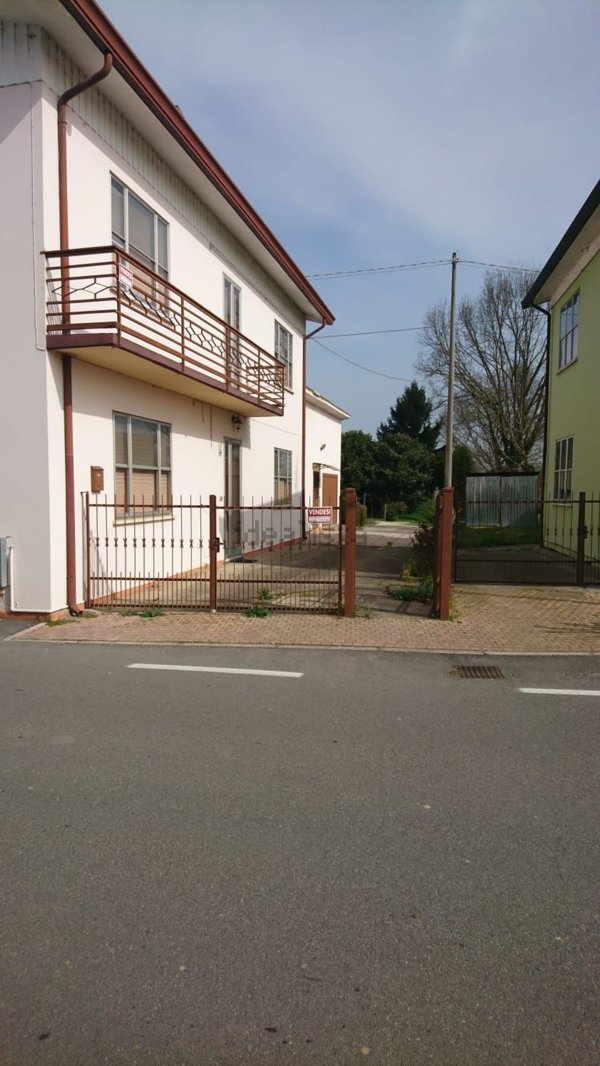 casa indipendente in vendita a Bagnolo di Po