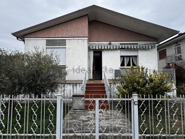 casa indipendente in vendita a Bagnolo di Po