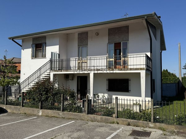 casa indipendente in vendita a Bagnolo di Po