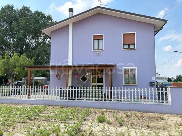 casa indipendente in vendita a Bagnolo di Po