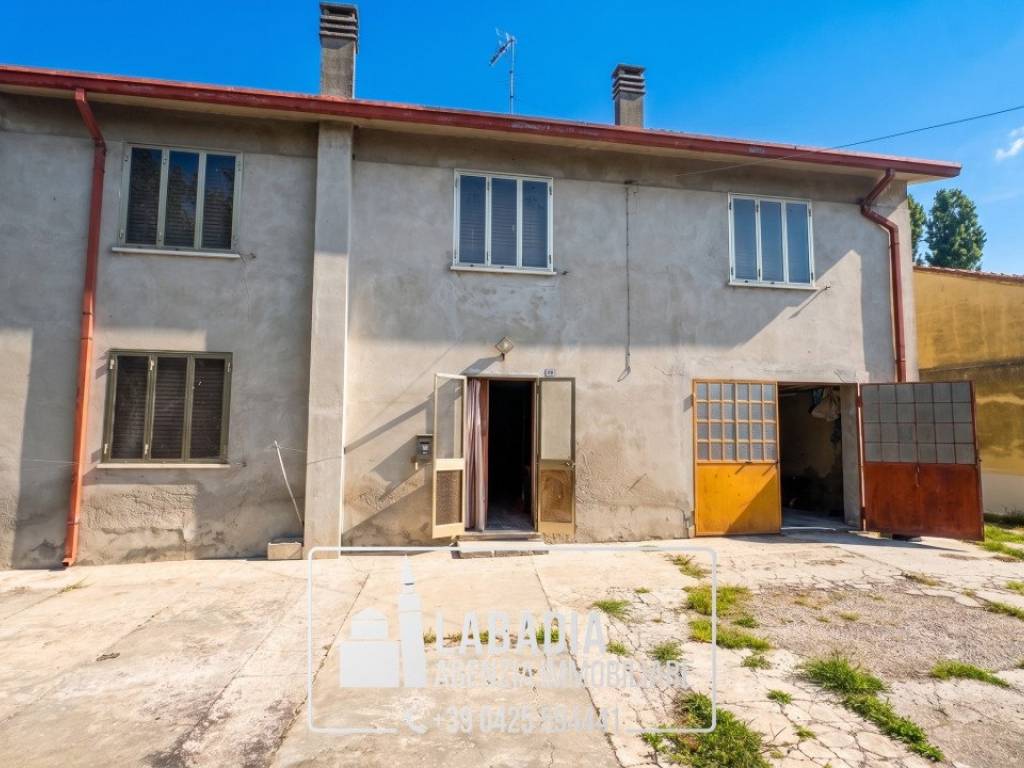 casa indipendente in vendita a Bagnolo di Po in zona Corà