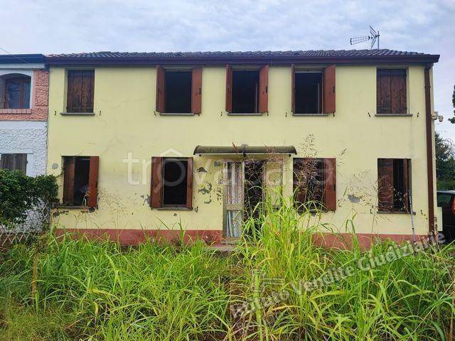 casa indipendente in vendita a Bagnolo di Po