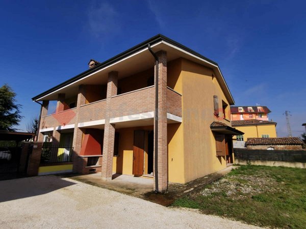 casa indipendente in vendita a Bergantino