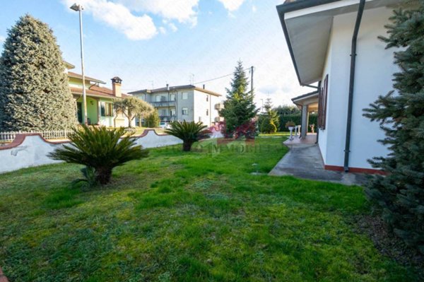 casa indipendente in vendita a Bergantino