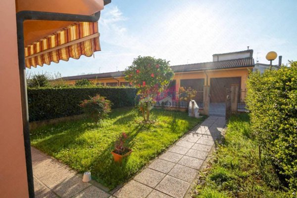 casa indipendente in vendita a Bergantino