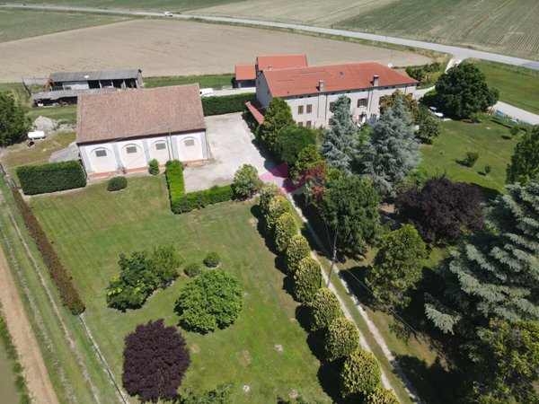 locale di sgombero in vendita a Bergantino