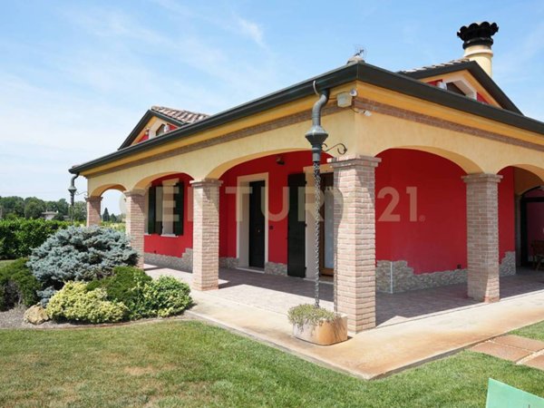 casa indipendente in vendita a Bergantino