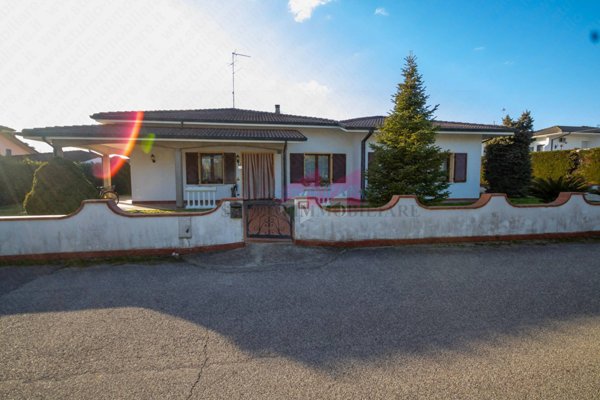 casa indipendente in vendita a Bergantino