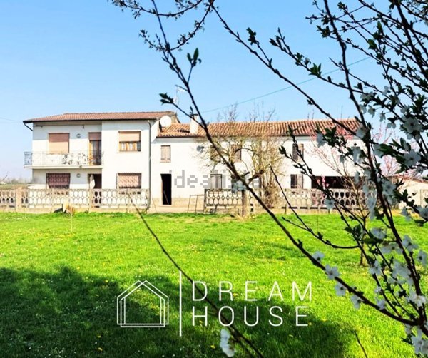 casa indipendente in vendita a Bergantino