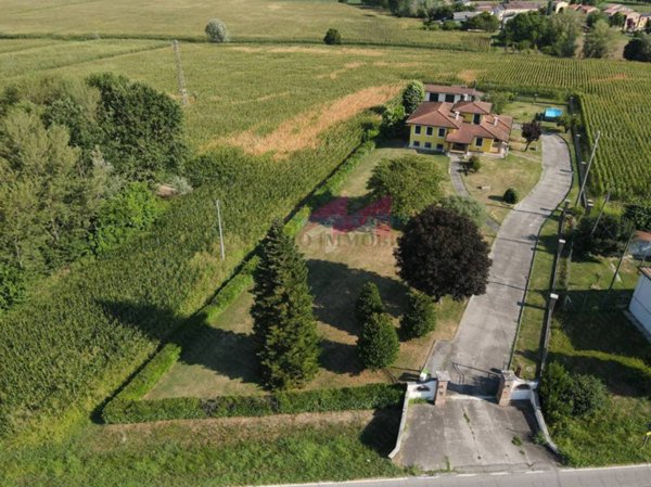 casa indipendente in vendita a Bergantino