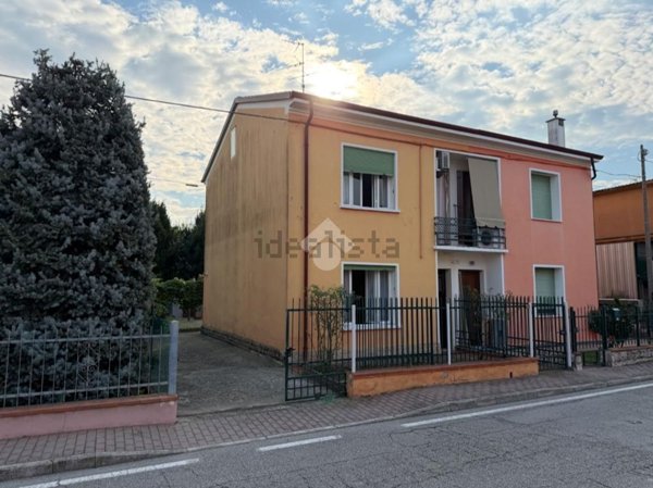casa indipendente in vendita a Bergantino
