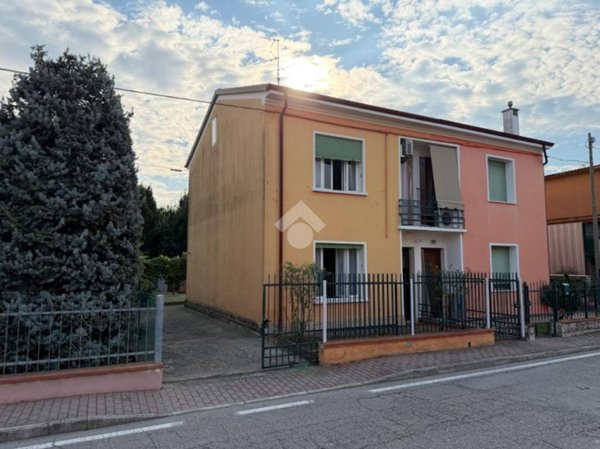 casa indipendente in vendita a Bergantino