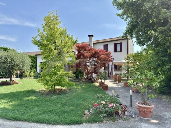 casa indipendente in vendita a Bosaro
