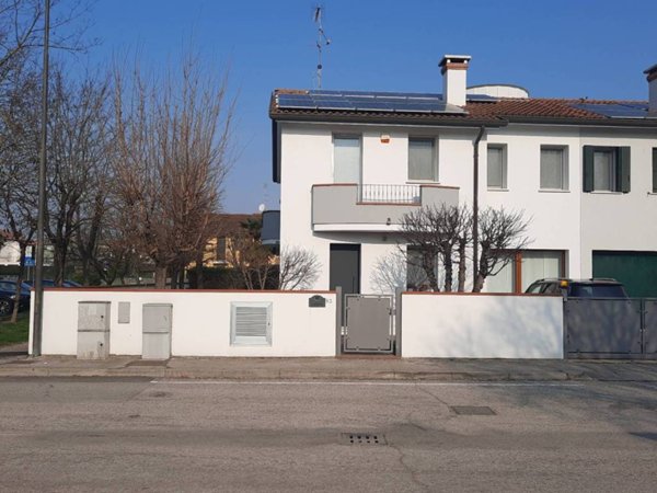 casa indipendente in vendita a Bosaro