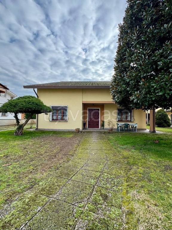casa indipendente in vendita a Bosaro
