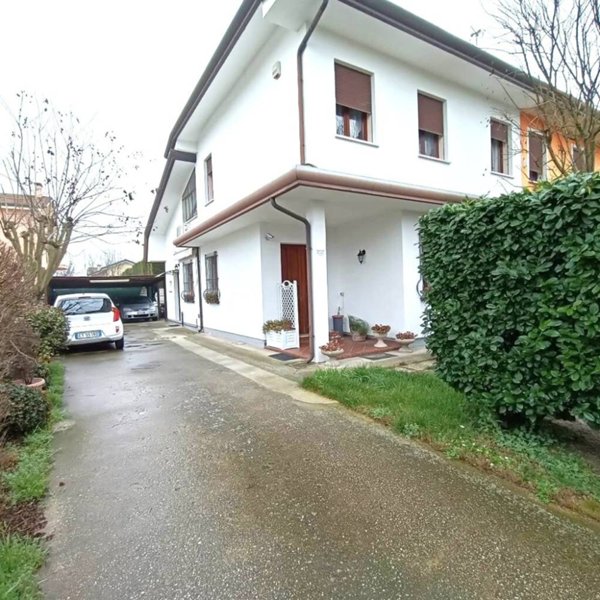 casa indipendente in vendita a Bosaro