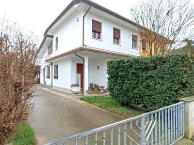 casa indipendente in vendita a Bosaro