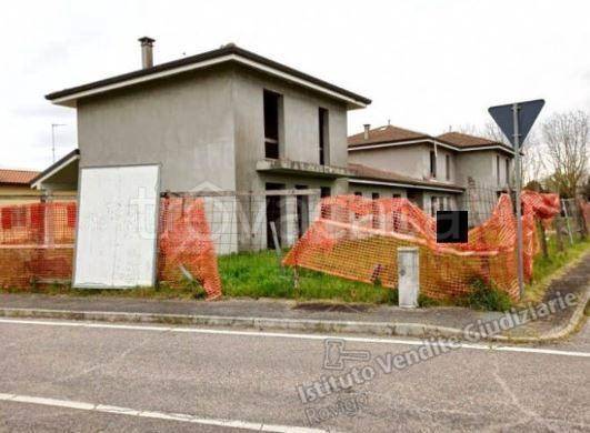 terreno edificabile in vendita a Calto