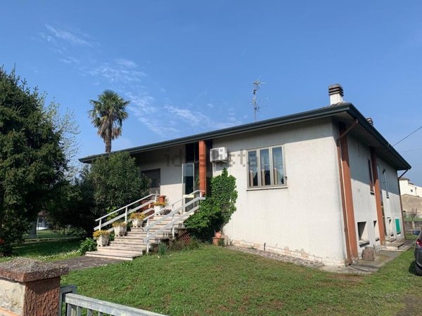 casa indipendente in vendita a Calto