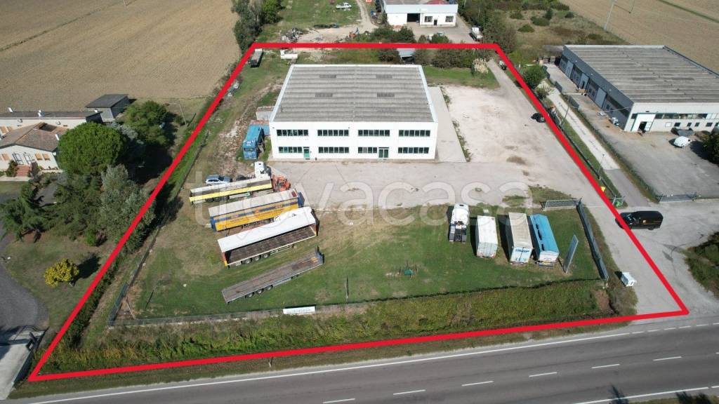 locale commerciale in vendita a Canaro