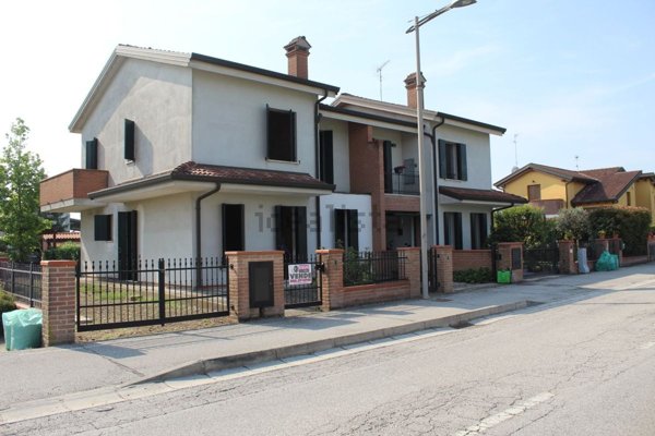 casa indipendente in vendita a Canaro