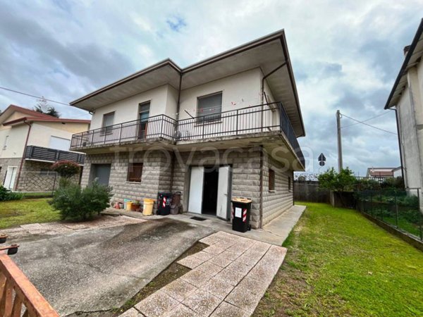 casa indipendente in vendita a Canaro