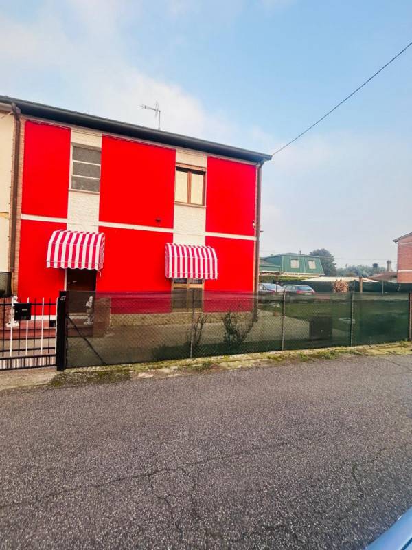 casa indipendente in vendita a Canda