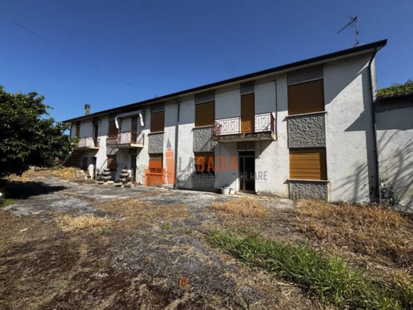 casa indipendente in vendita a Canda