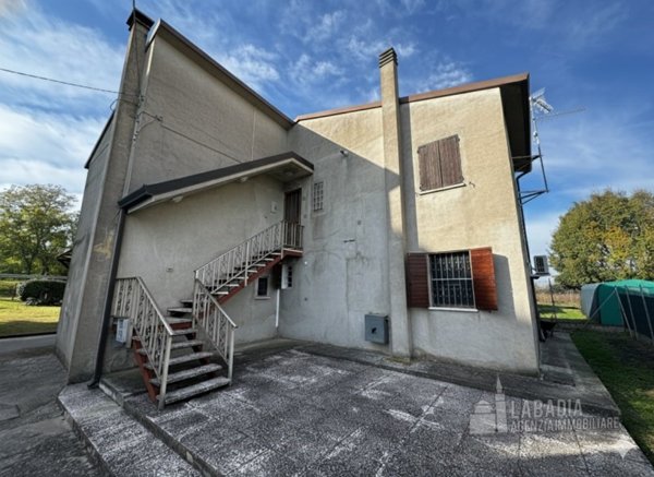 casa indipendente in vendita a Canda