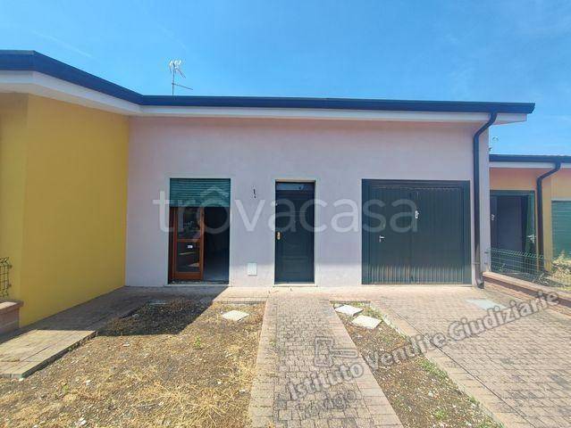 casa indipendente in vendita a Canda