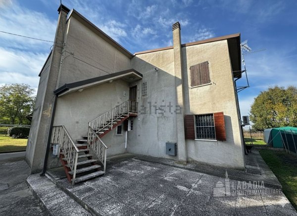 casa indipendente in vendita a Canda