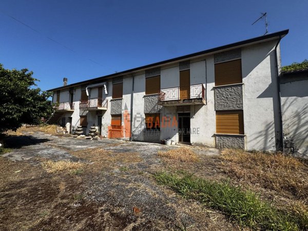 casa indipendente in vendita a Canda