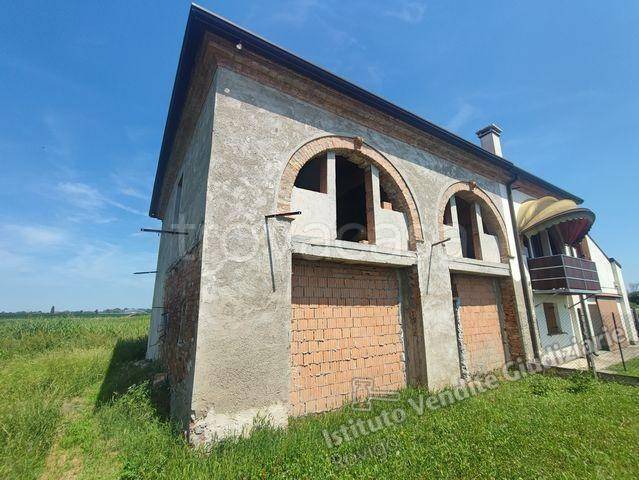 casale in vendita a Canda