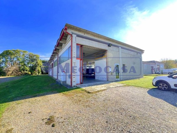 locale commerciale in vendita a Castelguglielmo