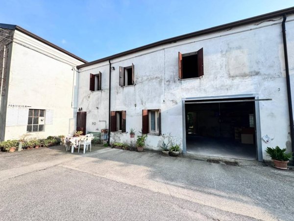 casa indipendente in vendita a Castelguglielmo