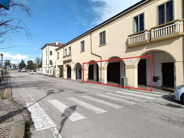 negozio in vendita a Castelguglielmo