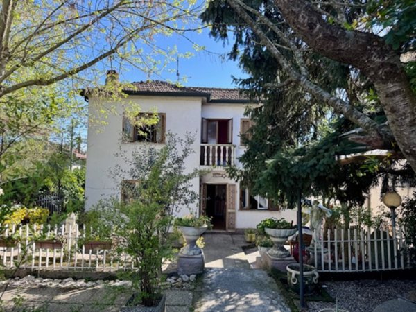 casa indipendente in vendita a Castelguglielmo in zona Bressane