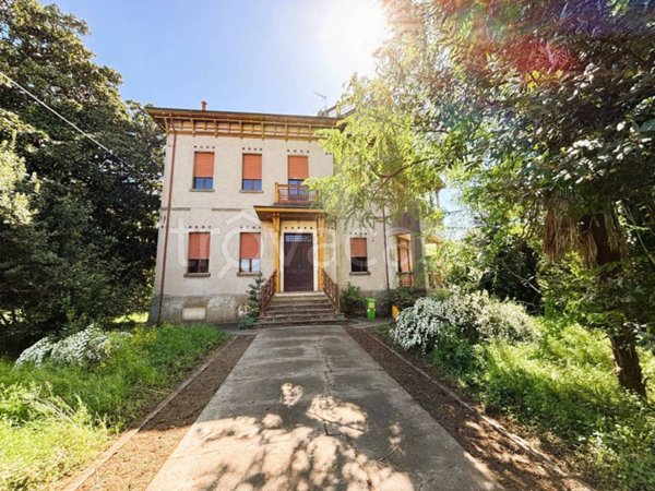 casa indipendente in vendita a Castelmassa