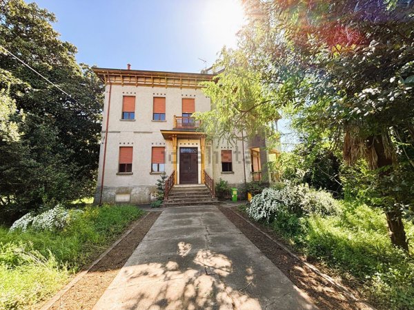 casa indipendente in vendita a Castelmassa